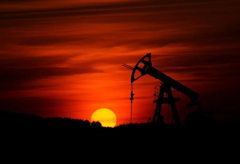 Crisi Trump Iran Petrolio: Cosa Succede ai Mercati
